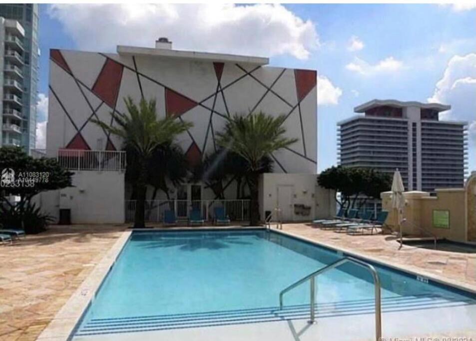 Luxury Loft In The Heart Of Downtown Miami. Apartamento
